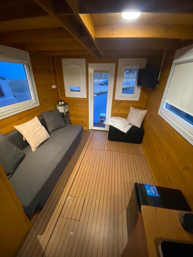 Botel House Boat R Al Poetto 2 Pax Piu' 1 *