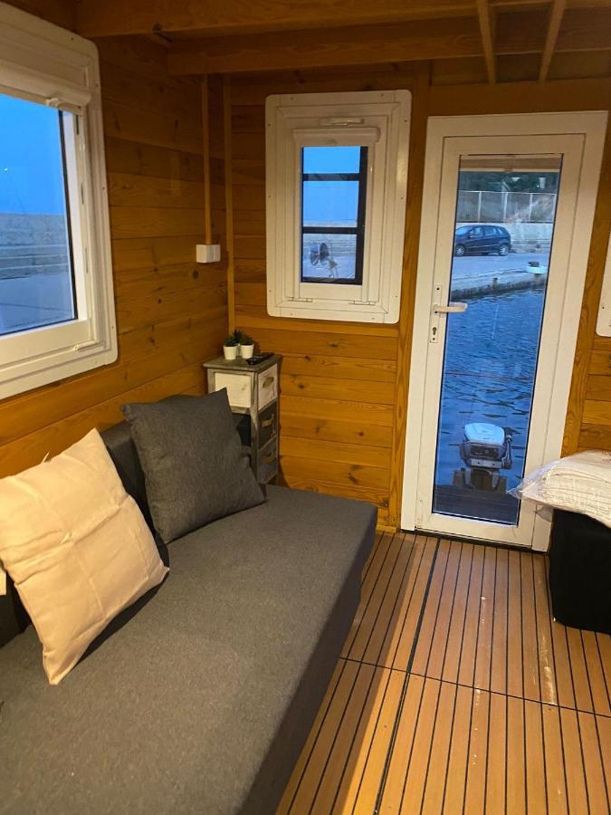 House Boat R Al Poetto 2 Pax Piu' 1 Botel
